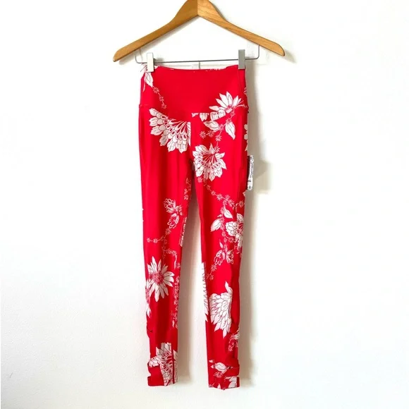 Free People Movement Tropical Floral Print Red Prairie Leggings Ankle Cutout XS - Picture 1 of 17